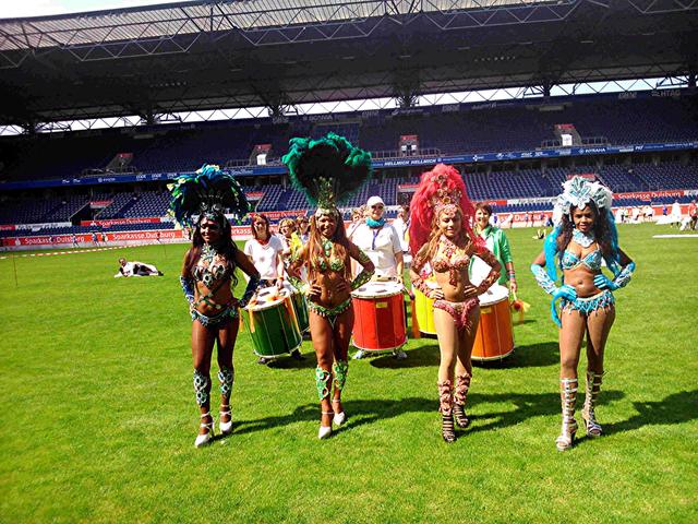 Marathon Duisburg 2014 mit Tänzerinnen von Samba Brasileiro