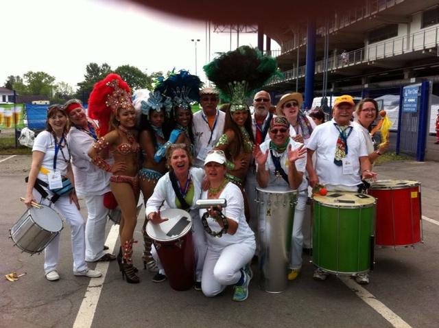 Marathon Duisburg 2014 mit Tänzerinnen von Samba Brasileiro